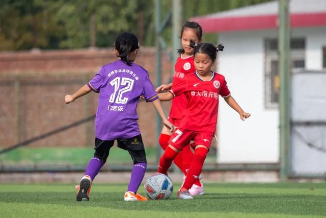 中国U17女足在世界杯首战中大胜肯尼亚